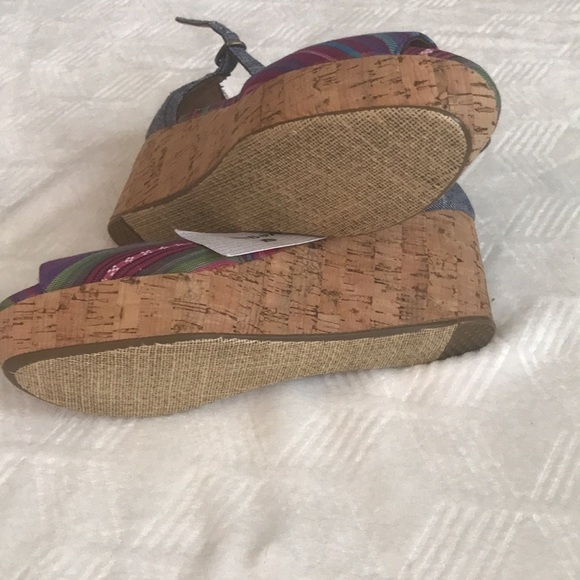 Tom's Multicolored Tribal Striped Cork Wedges - Picture 3 of 9